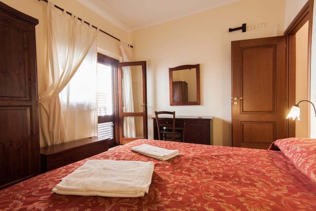 Casa Vacanze S. Marco Valderice Rum bild