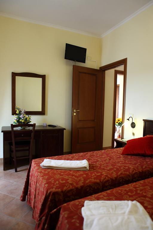 Casa Vacanze S. Marco Valderice Rum bild